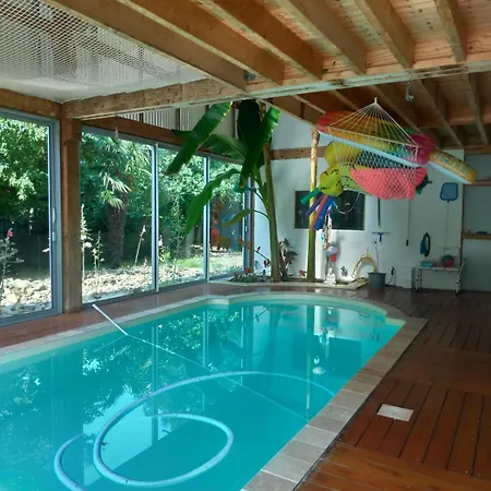 Villa Wooden House With Indoor Pool Saint-Medard-d'Aunis